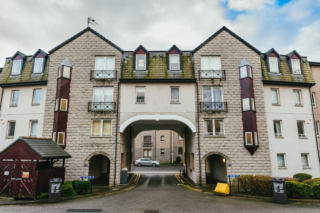 external view / car park 